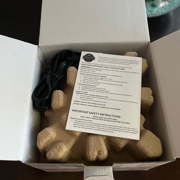 “First Down” Scentsy Warmer - Picture 4 of 7